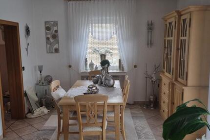 3-Zimmer-Wohnung mit Balkon und EBK in einem ZFH in Dürwiß