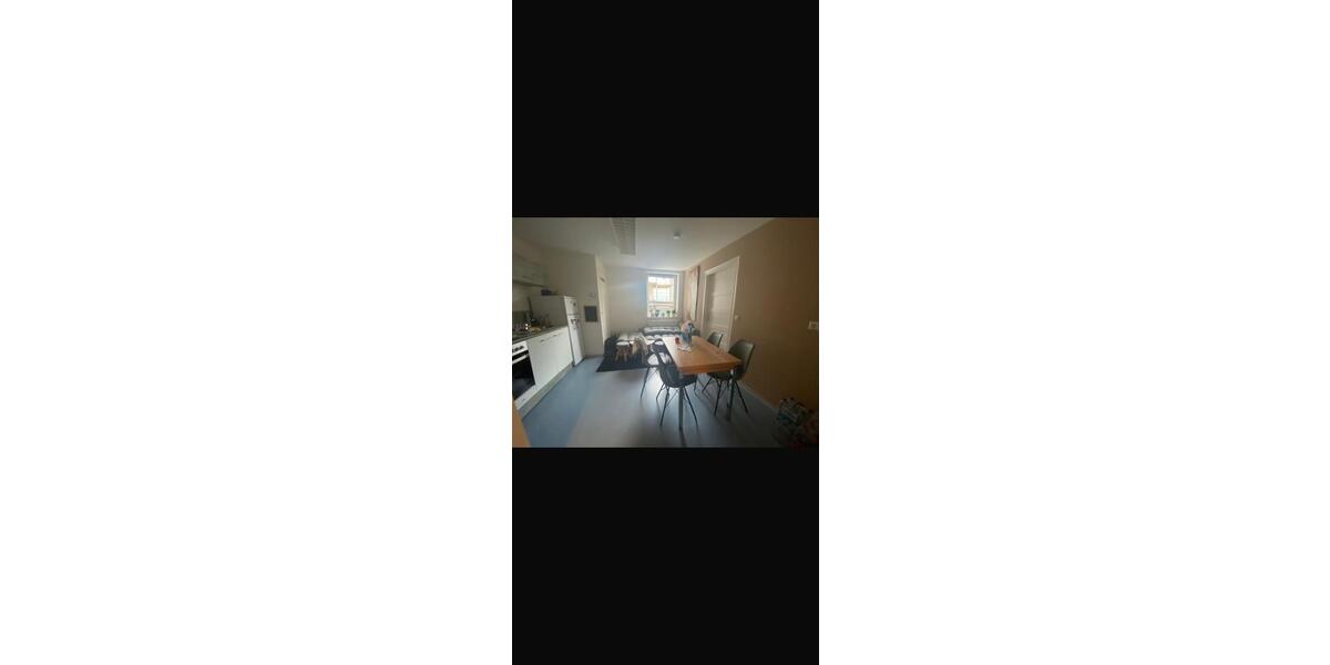 Wohnen auf Zeit Tuttlingen - 3 Zimmer, 95 m&sup2;, 380&euro; | Angebot:25989604