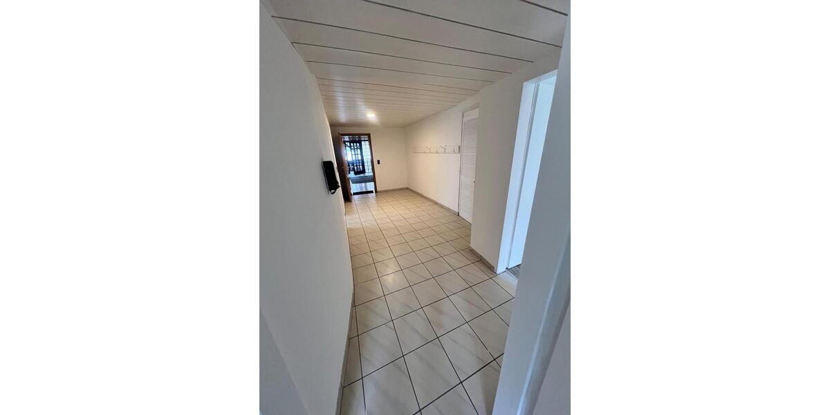 Etagenwohnung Karben - 3 Zimmer, 100 m&sup2;, 1.250&euro; | Angebot:25648824