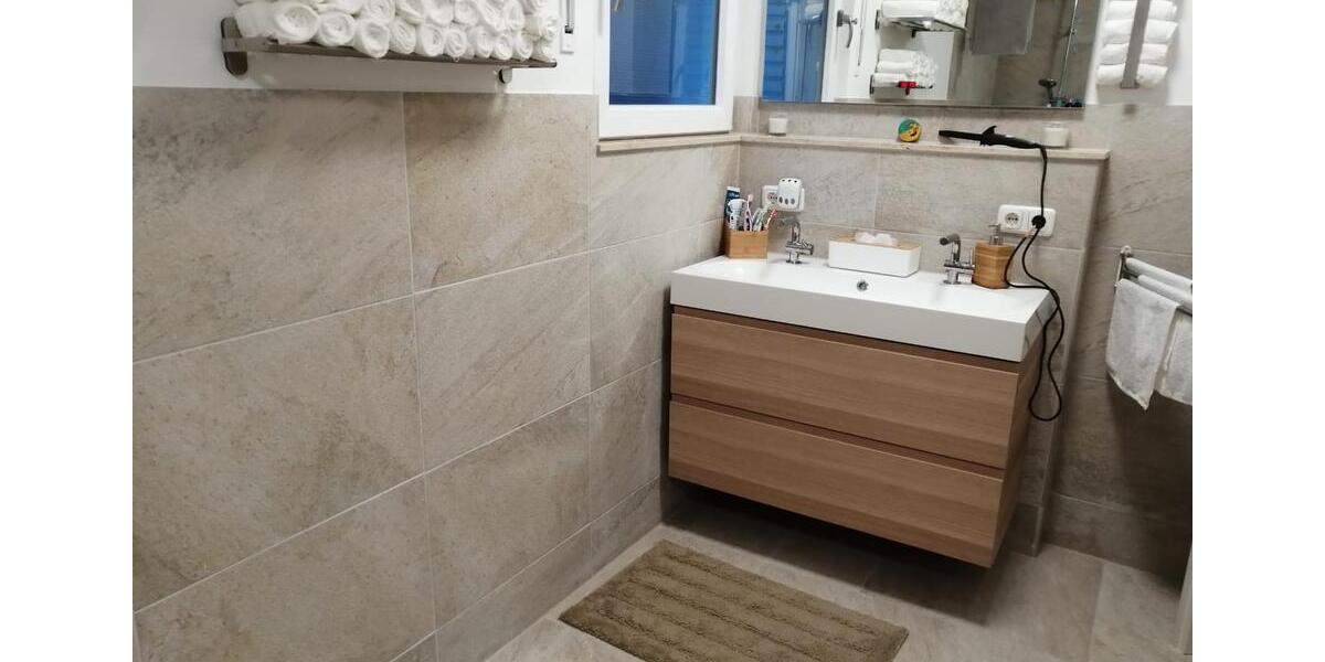 Erdgeschoßwohnung Troisdorf - 3 Zimmer, 111 m&sup2;, 1.900&euro; | Angebot:26429941