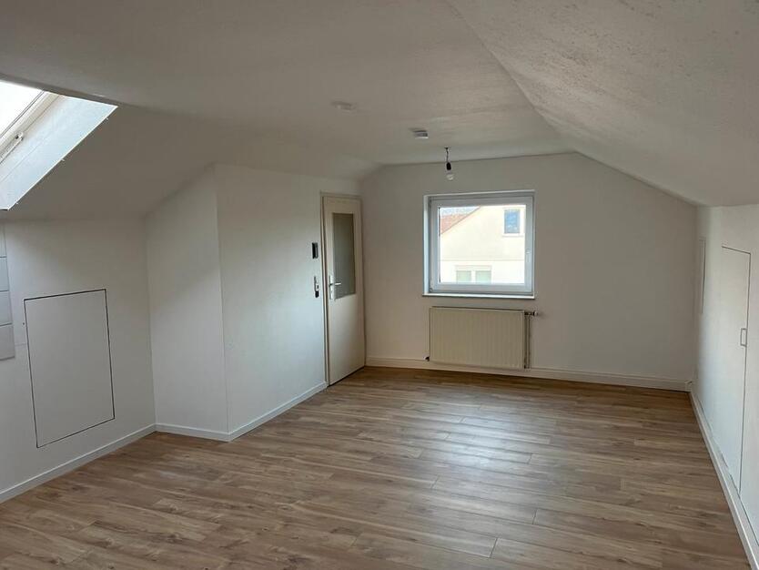 Helle 2-Zimmer-Dachgeschoßwohnung im Zweifamilienhaus Achstetten