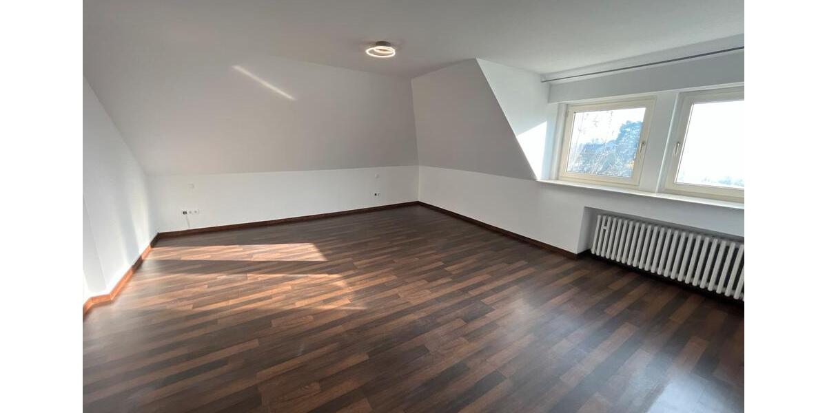 Dachgeschoßwohnung Herford Falkendiek - 6 Zimmer, 140 m&sup2;, 1.190&euro; | Angebot:25871318
