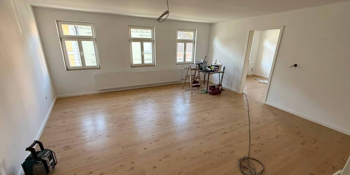 Drei Zimmer Wohnung Bezug nach Sanierung - WG-tauglich 3 zimmer