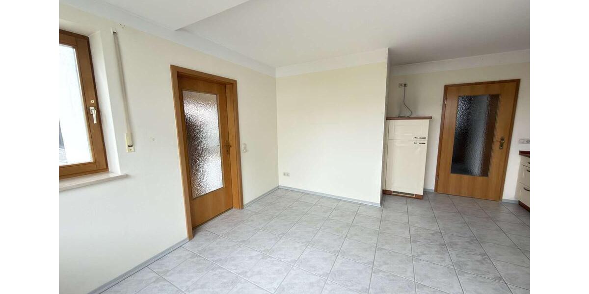 Etagenwohnung Bad Aibling - 2 Zimmer, 85 m&sup2;, 1.200&euro; | Angebot:26005741