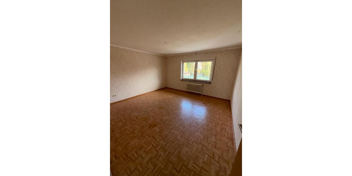 Erdgeschoßwohnung Lage - 3 Zimmer, 82 m&sup2;, 400&euro; | Angebot:26423979