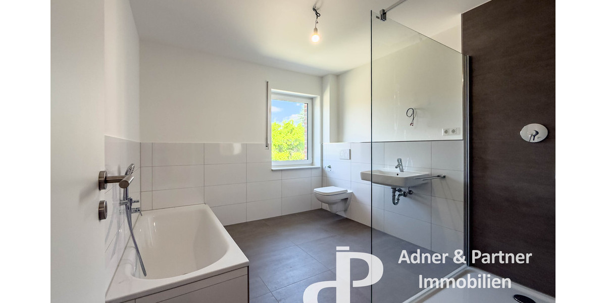 **STILVOLL WOHNEN AUF HISTORISCHEM HOF: MODERNES REIHENHAUS IN DIREKTER OKERNÄHE** - Reihenendhaus Braunschweig Heidberg-Melverode | Angebot:27242818