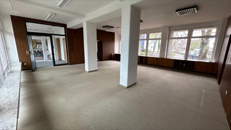 Helle Gewebefläche für Büros oder Praxen mit ggfls. Kundenverkehr