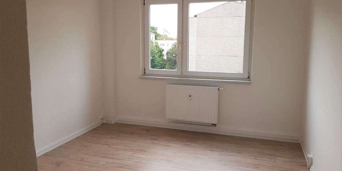 NEU - frisch renovierte 3 Zimmer mit Balkon und Einbauküche! Flexibel ab 6 Monate zu vermieten. - Appartement Annaburg | Angebot:17600958