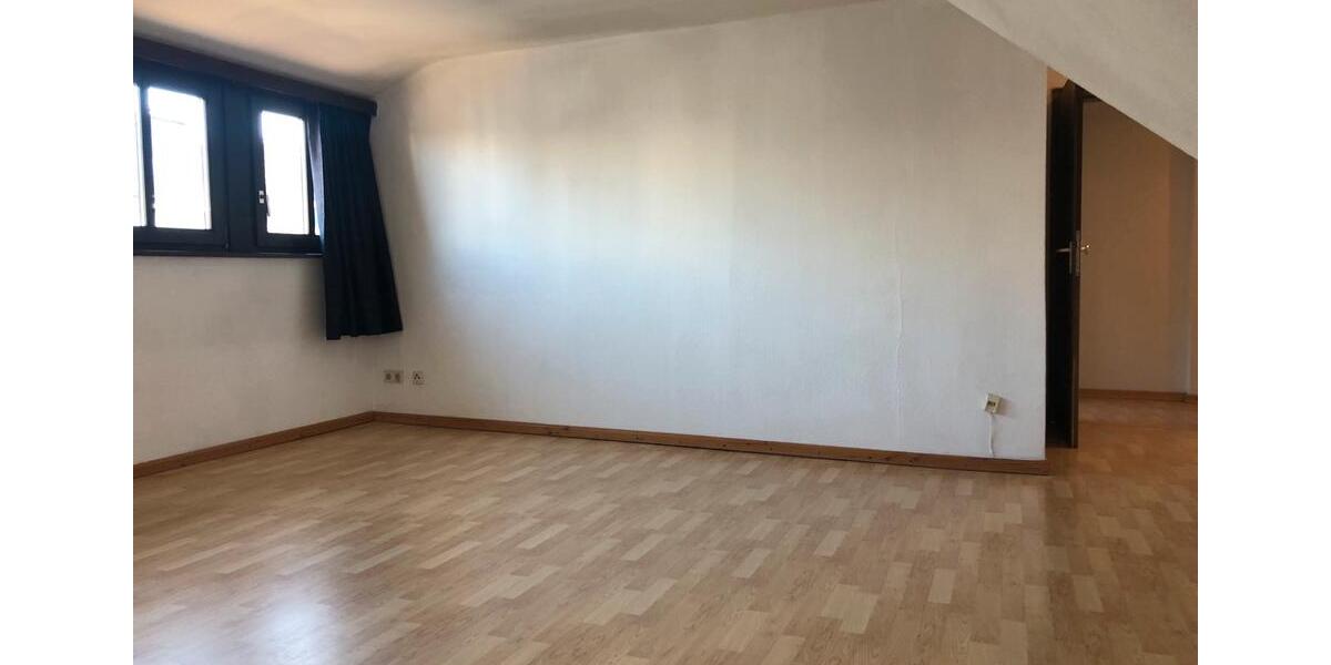 Dachgeschoßwohnung Kaiserslautern - 1 Zimmer, 38 m&sup2;, 365&euro; | Angebot:24875975