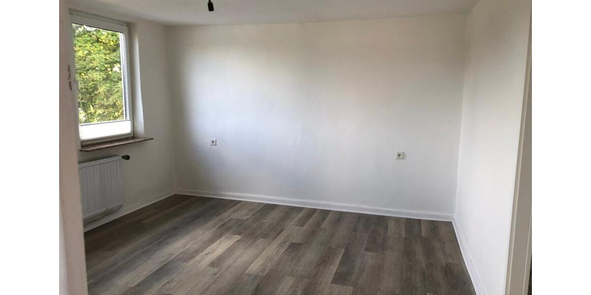 Dachgeschoßwohnung Osterrönfeld - 3 Zimmer, 79 m&sup2;, 600&euro; | Angebot:26415355