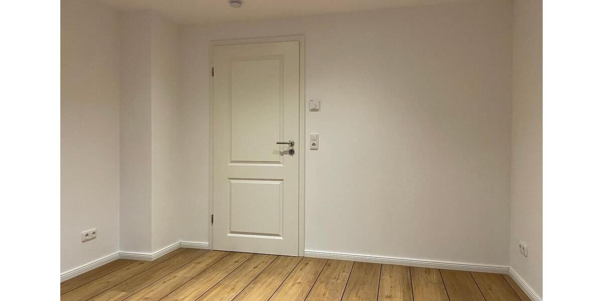 4 Zimmer | Souterrain | Terrasse | Fußbodenheizung | Dusche und Wanne | Stellplatz mgl. 4 zimmer