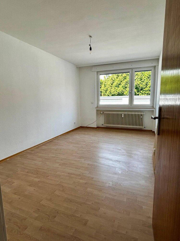 Renovierte 3-Zimmer Wohnung mit großem Balkon und Garage Zentrum Ratingen-Hösel