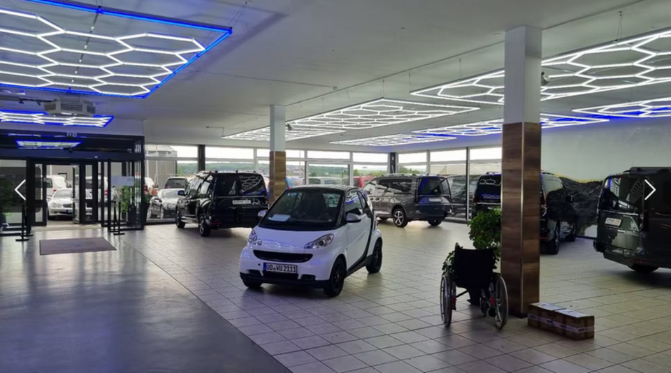 Top AutohausGewerbefläche ca. 1.000 m² + optional 2.185 m² HallenWerkstattfläche in guter Lage von Salzgitter-Bad zimmer