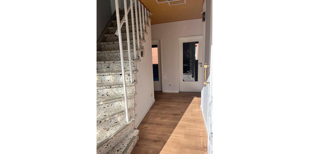 Einfamilienhaus Hesel - 4 Zimmer, 96 m&sup2;, 1.000&euro; | Angebot:26051503