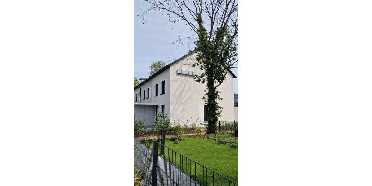 Etagenwohnung Luckenwalde - 4 Zimmer, 120 m&sup2;, 1.440&euro; | Angebot:26566492