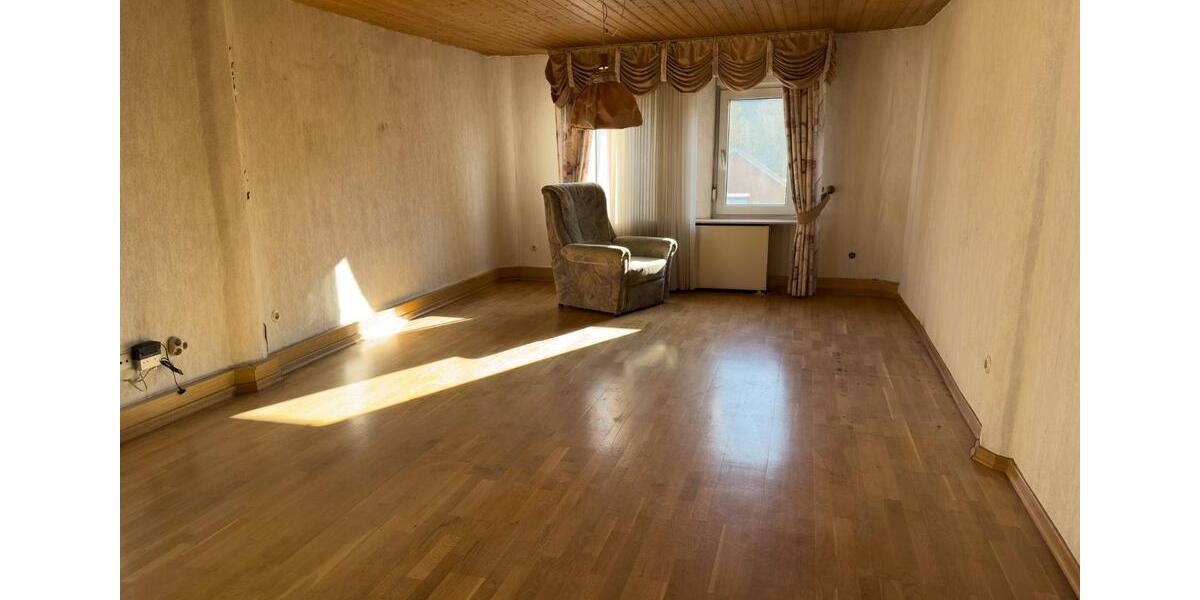 Etagenwohnung Kreuztal - 4 Zimmer, 138 m&sup2;, 1.139&euro; | Angebot:25235945