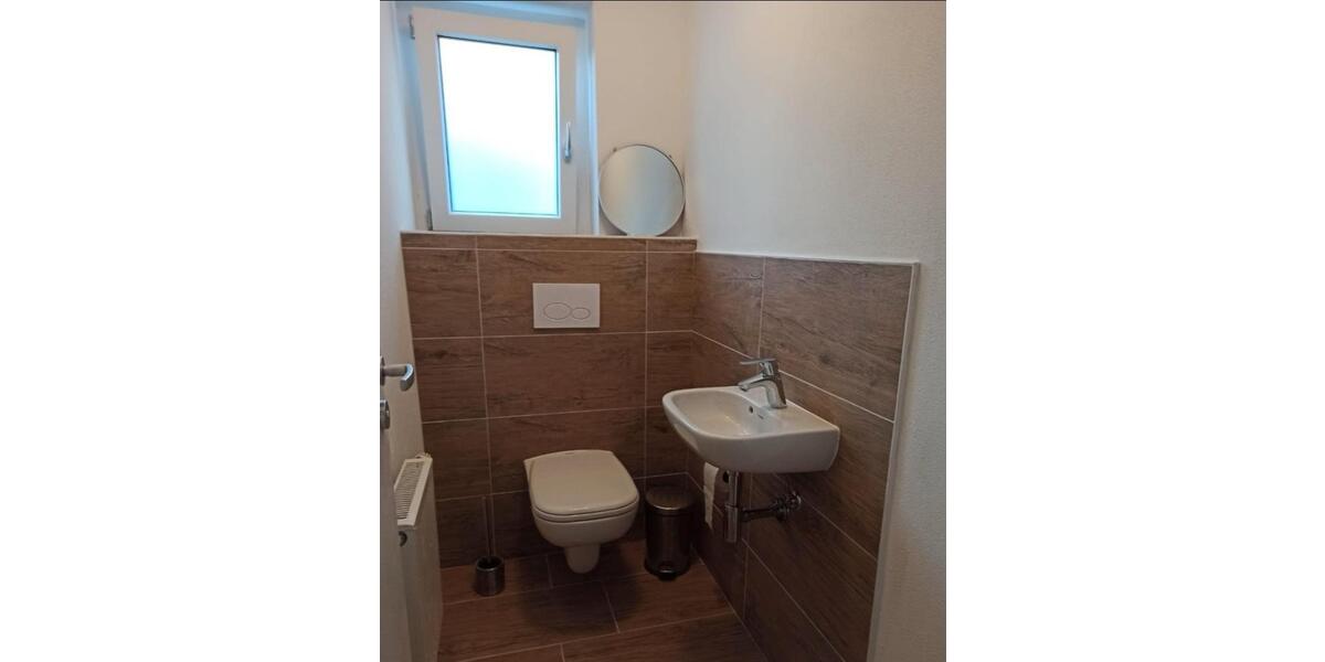 1 WG-Zimmer in sonniger, renovierten Berufstätigen-WG 1 zimmer