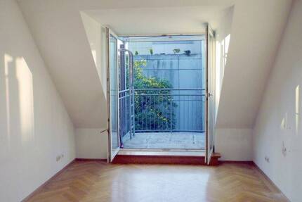 Wohnung München Ludwigsvorstadt-Isarvorstadt - 3 Zimmer, 83 m&sup2;, 1.630&euro; | Angebot:26217574