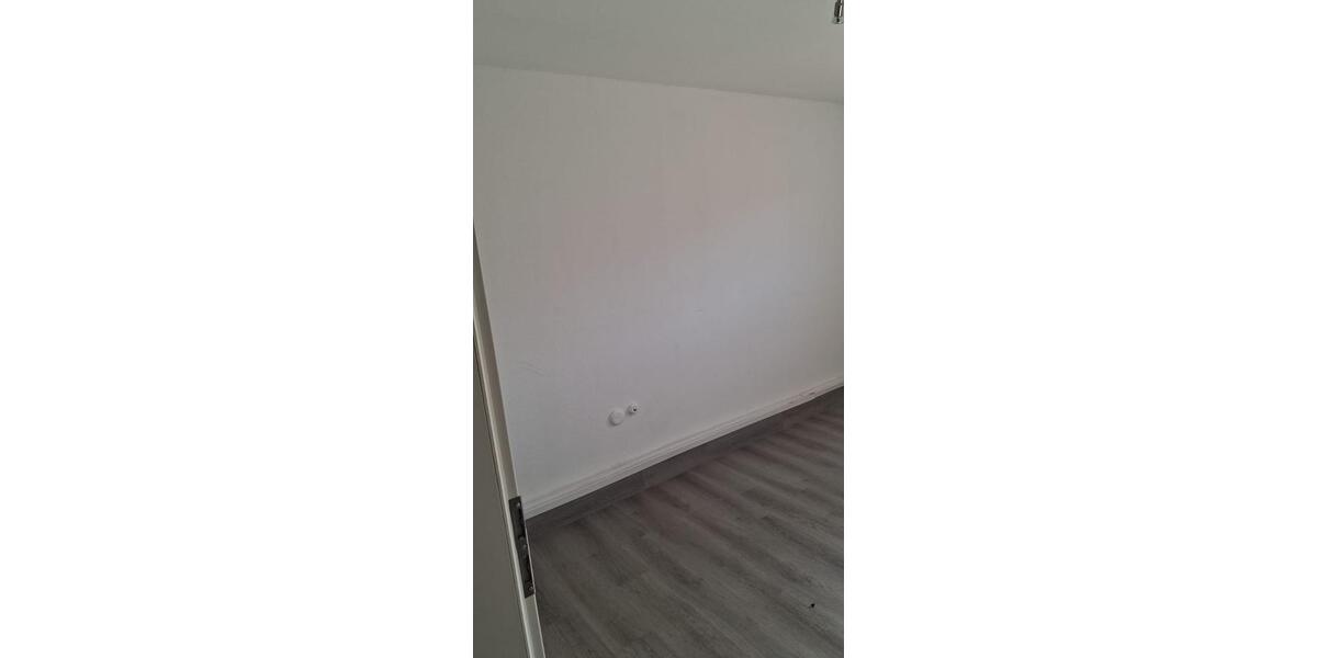 Etagenwohnung Steinen - 4 Zimmer, 110 m&sup2;, 1.300&euro; | Angebot:25046523