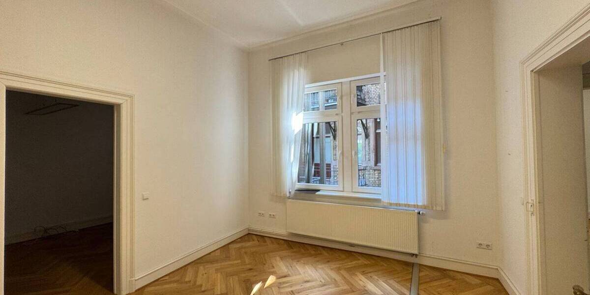 Gewerbeobjekt Baden-Baden Innenstadt - 3 Zimmer, 82 m&sup2;, 900&euro; | Angebot:26080119