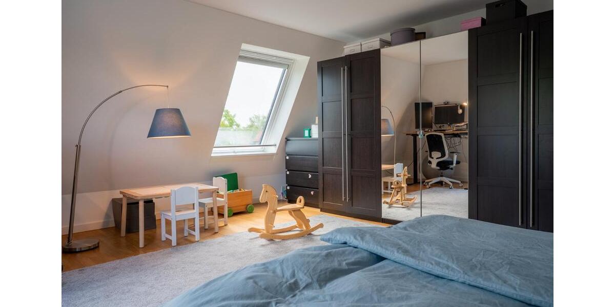 Dachgeschoßwohnung Berlin Lichtenberg - 3.5 Zimmer, 108 m&sup2;, 2.000&euro; | Angebot:26699559