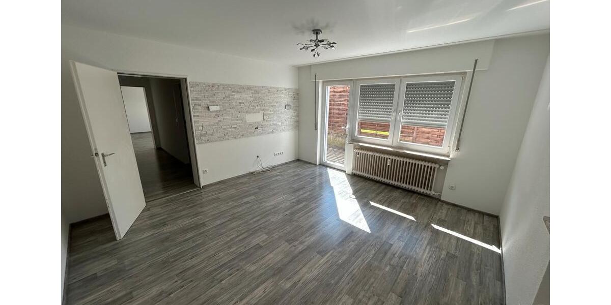 Erdgeschoßwohnung Weinstadt - 3 Zimmer, 83 m&sup2;, 1.200&euro; | Angebot:26593068