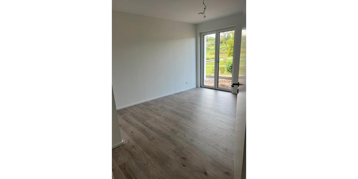 Erdgeschoßwohnung Eichstetten am Kaiserstuhl - 3.5 Zimmer, 100 m&sup2;, 1.500&euro; | Angebot:26644328