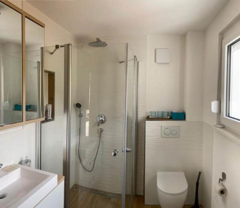 Schöne kleine 3- Zimmer-Wohnung mit Balkon und schöner Aussicht