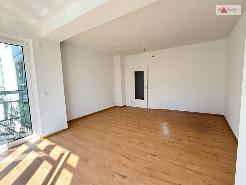 Etagenwohnung Burkhardtsdorf - 3 Zimmer, 77 m&sup2;, 720&euro; | Angebot:26066044