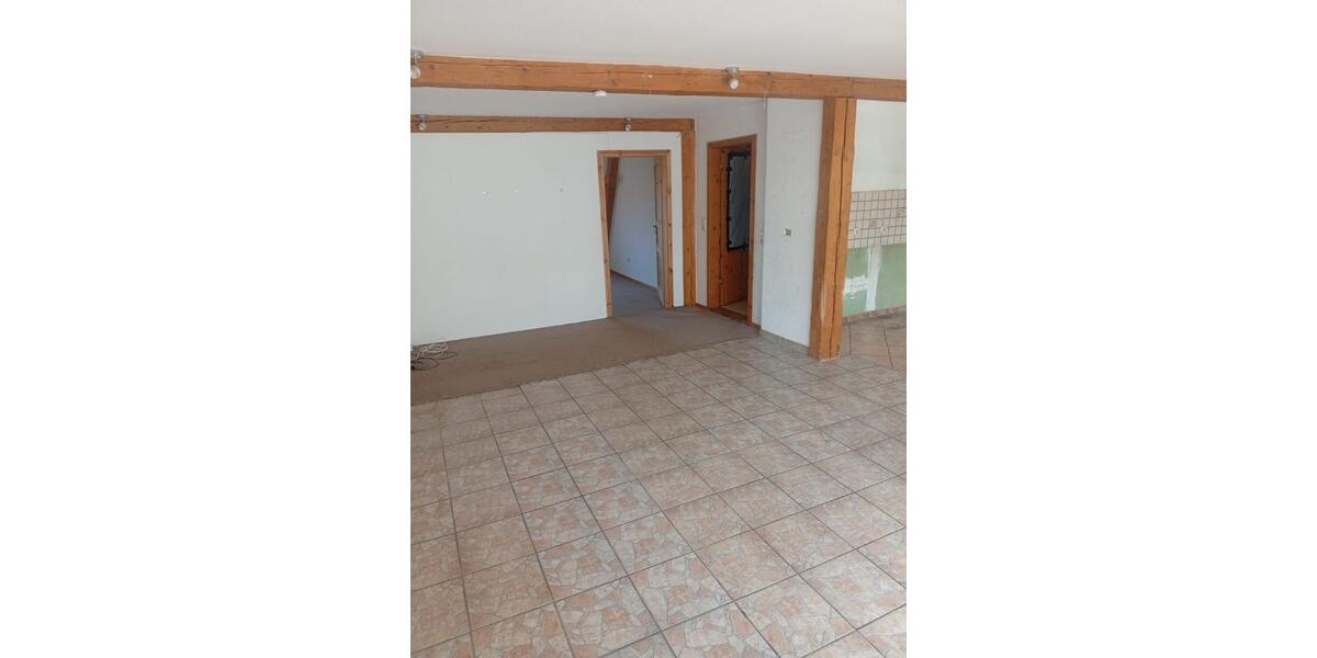 Etagenwohnung Moritzburg - 5 Zimmer, 120 m&sup2;, 900&euro; | Angebot:24769784