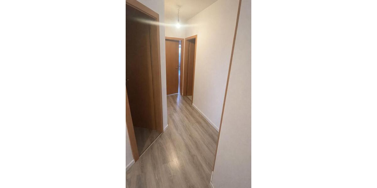 Etagenwohnung Pößneck - 3 Zimmer, 65 m&sup2;, 470&euro; | Angebot:24876934