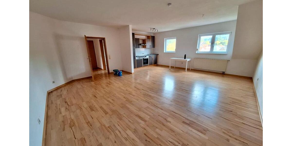 Dachgeschoßwohnung Marpingen - 3 Zimmer, 85 m&sup2;, 740&euro; | Angebot:25173602