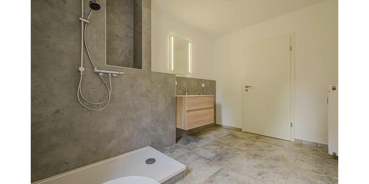 NEU MODERNISIERT – TERRASSE – GARTENANTEIL – DUSCHBAD MIT FENSTER – PKW-STELLPLATZ - Terrassenwohnung Radebeul Radebeul | Angebot:26760178