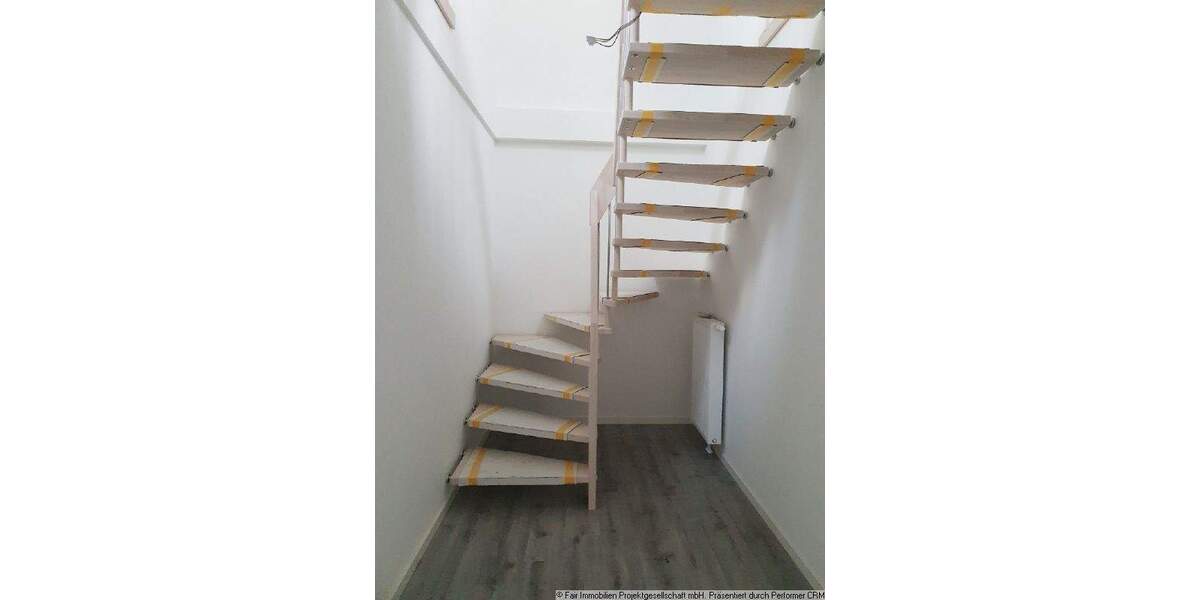 ** Wohnen auf 2 Ebenen - neuwertige Maisonettewohnung** 3 zimmer