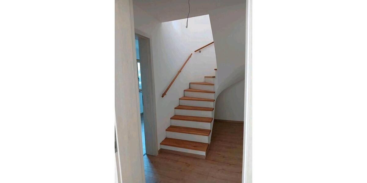 Erdgeschoßwohnung Großmehring - 6 Zimmer, 160 m&sup2;, 1.826&euro; | Angebot:25978827