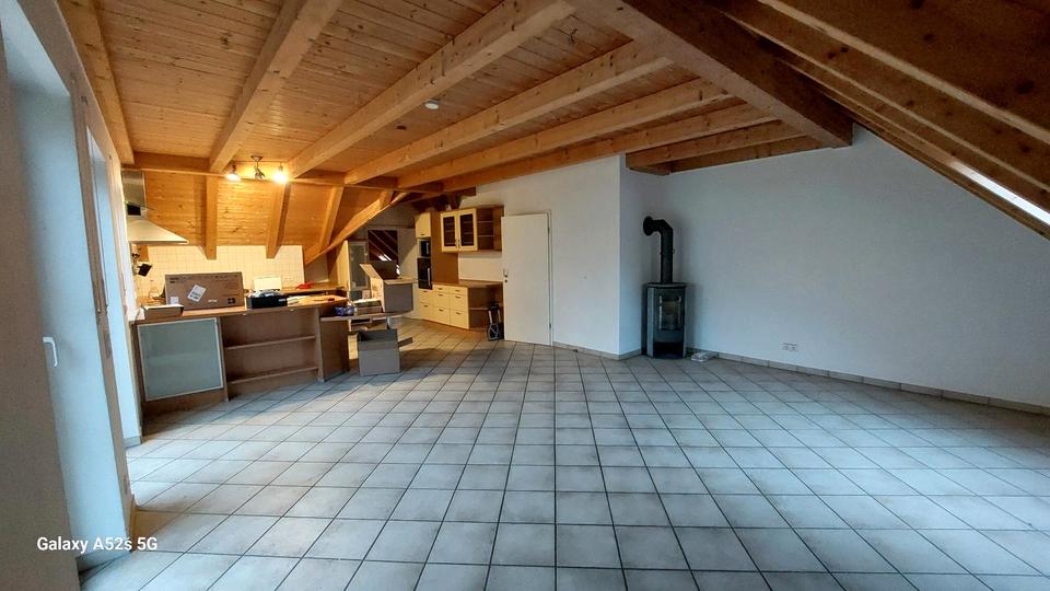 Dachgeschoßwohnung Schweitenkirchen - 4 Zimmer, 150 m&sup2;, 1.650&euro; | Angebot:26035490
