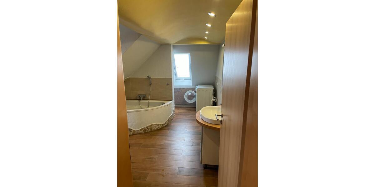 Dachgeschoßwohnung Kirchenthumbach - 1 Zimmer, 55 m&sup2;, 550&euro; | Angebot:24434245