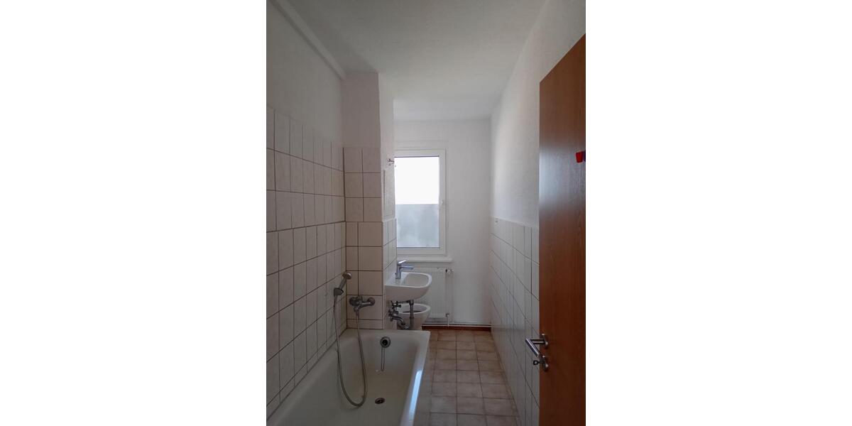 Etagenwohnung Saalfeld (Saale) - 3 Zimmer, 61 m&sup2;, 366&euro; | Angebot:25992445