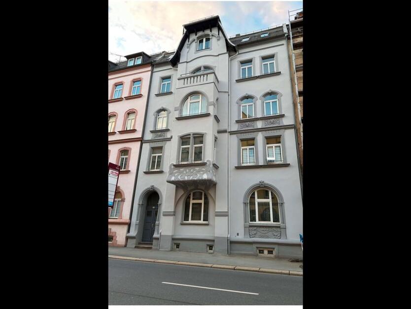 Wunderschöne 4-RaumWohnung mit Einbauküche im Dachgeschoss