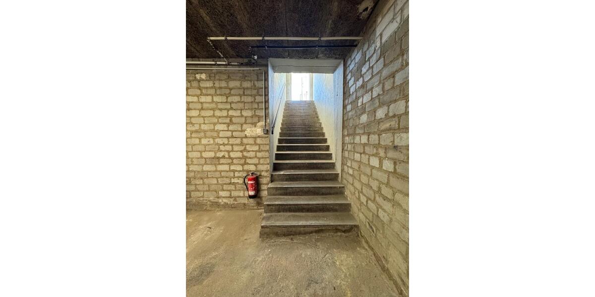 Vermietung von Keller-Aktenräumen zimmer