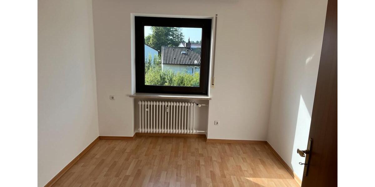 Etagenwohnung Eggenfelden - 3 Zimmer, 87 m&sup2;, 725&euro; | Angebot:26222533