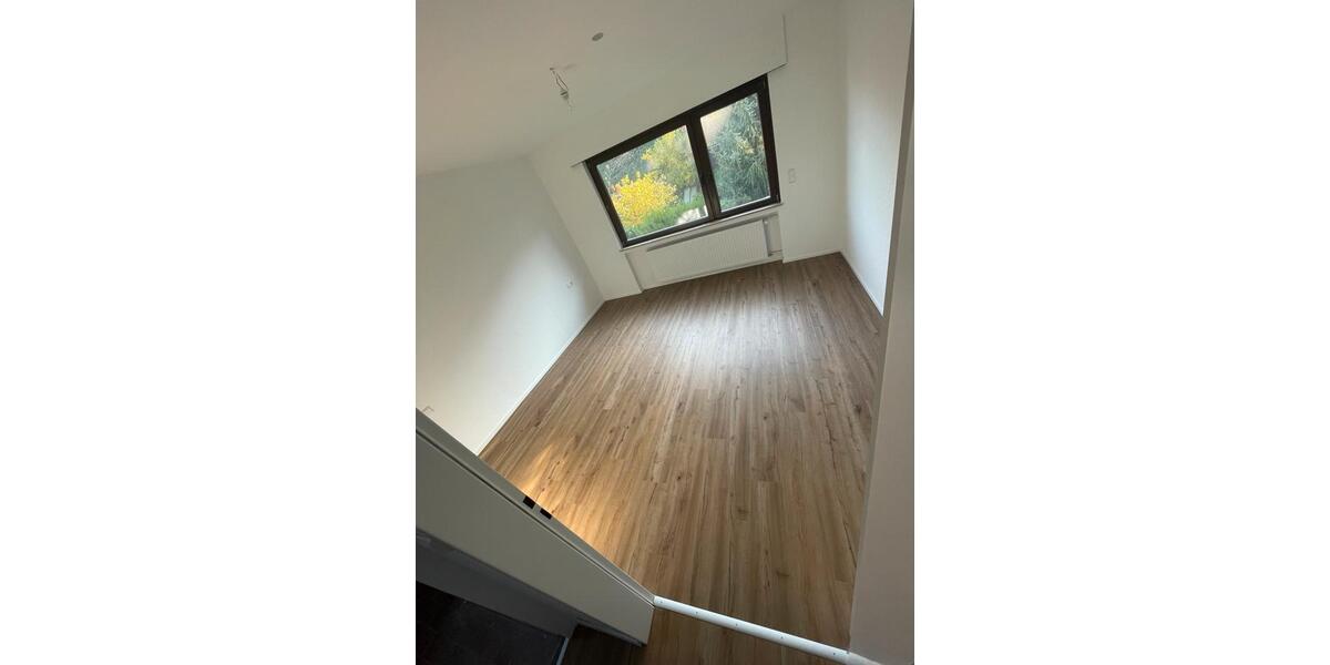 Etagenwohnung Murrhardt - 4.5 Zimmer, 100 m&sup2;, 1.400&euro; | Angebot:26587053
