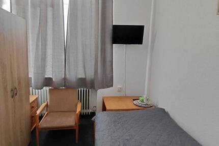 Titz – Möbliertes kleines Zimmer mit TV & Kühlschrank – 250 € War 1 zimmer