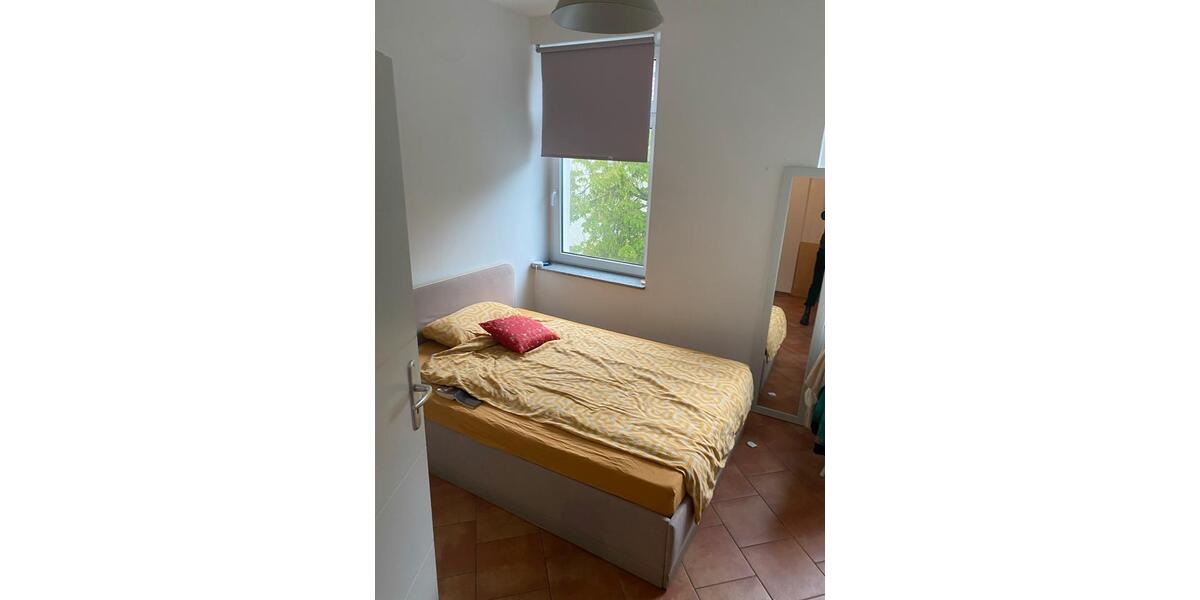 Dachgeschoßwohnung Berlin Neukölln - 4 Zimmer, 78 m&sup2;, 1.750&euro; | Angebot:26409229