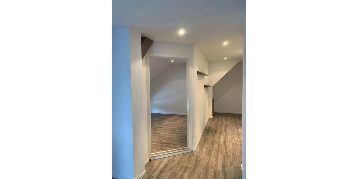 Dachgeschoßwohnung Johanngeorgenstadt - 6 Zimmer, 120 m&sup2;, 750&euro; | Angebot:24775379