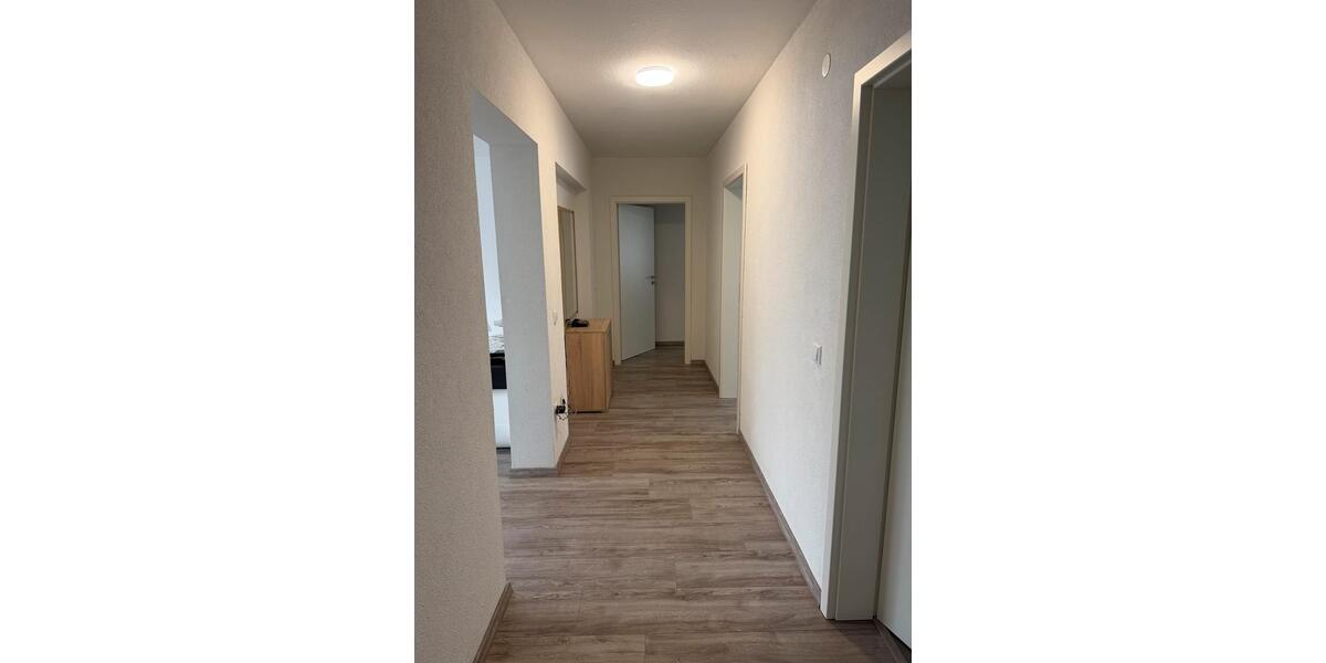 Erdgeschoßwohnung Sinsheim - 4 Zimmer, 107 m&sup2;, 1.500&euro; | Angebot:26462082