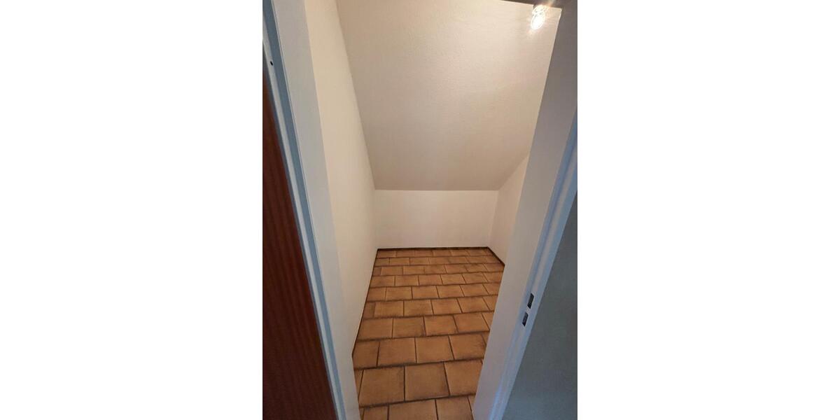 Dachgeschoßwohnung Garrel - 5 Zimmer, 95 m&sup2;, 700&euro; | Angebot:25280342