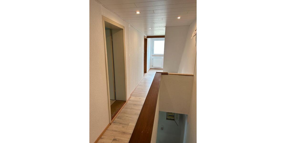 Etagenwohnung Blumberg - 4 Zimmer, 110 m&sup2;, 1.200&euro; | Angebot:26503218