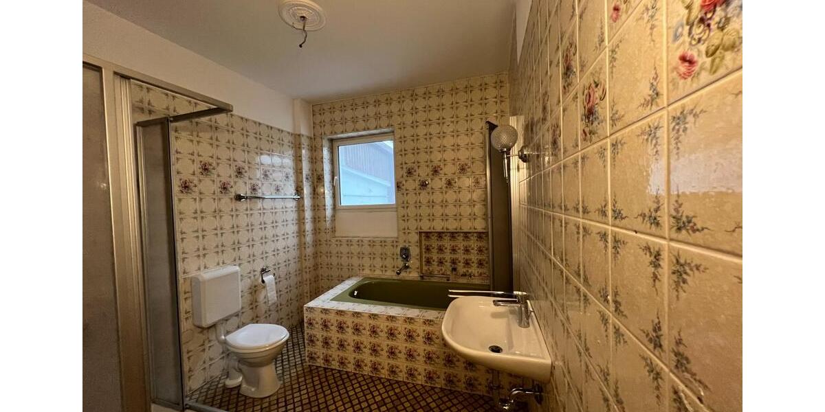 Erdgeschoßwohnung Fulda Aschenberg - 5 Zimmer, 160 m&sup2;, 1.275&euro; | Angebot:25378028