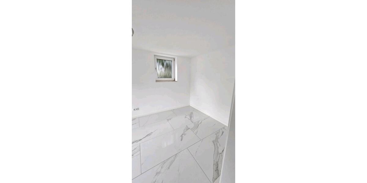 Etagenwohnung Neutraubling - 1 Zimmer, 75 m&sup2;, 1.250&euro; | Angebot:24664793